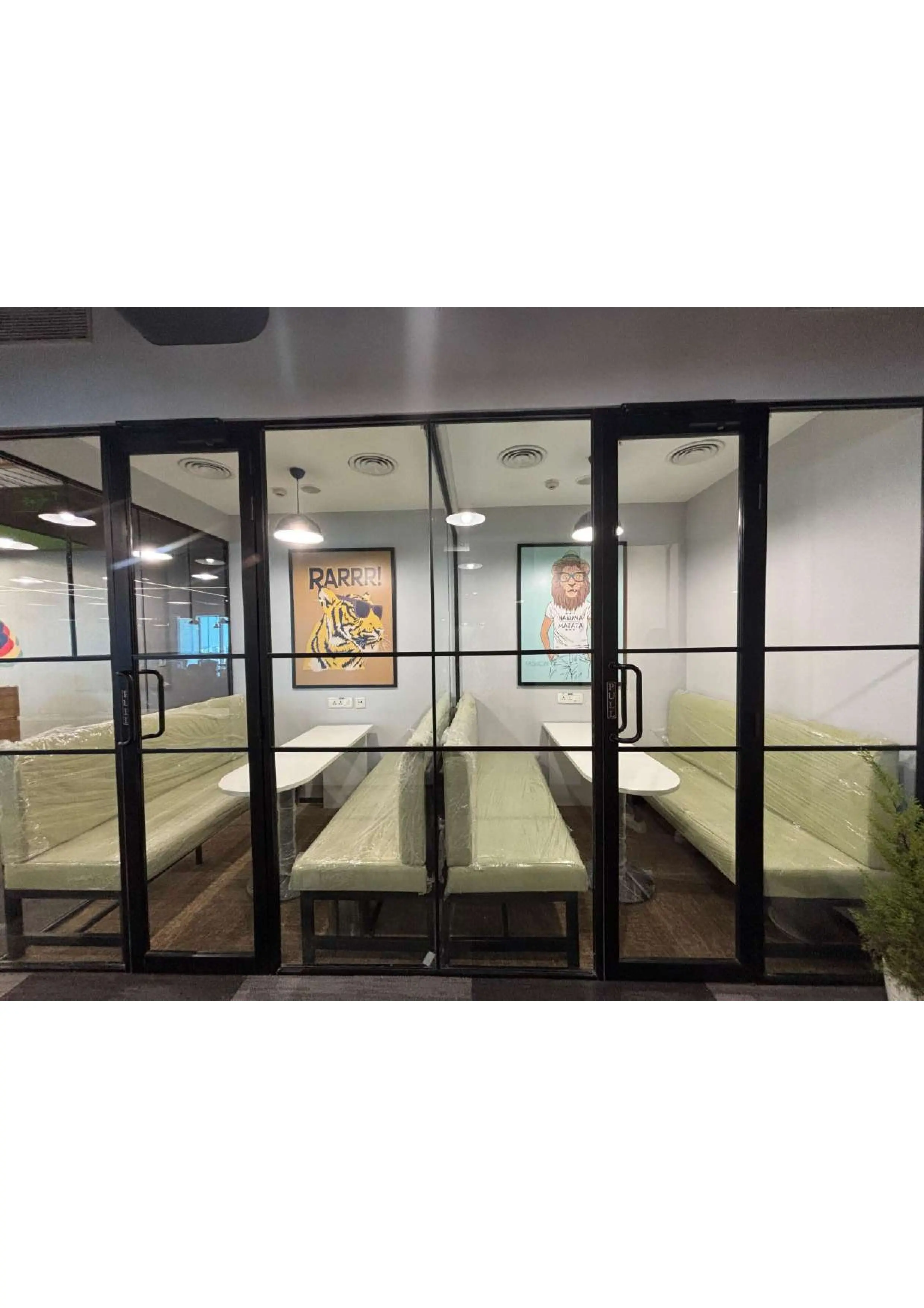 Softree huddle room